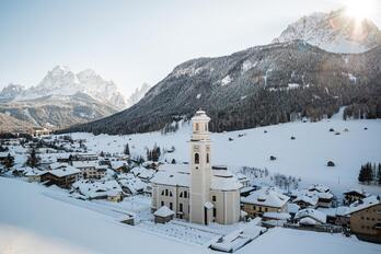 Schneebedeckte Berglandschaft
